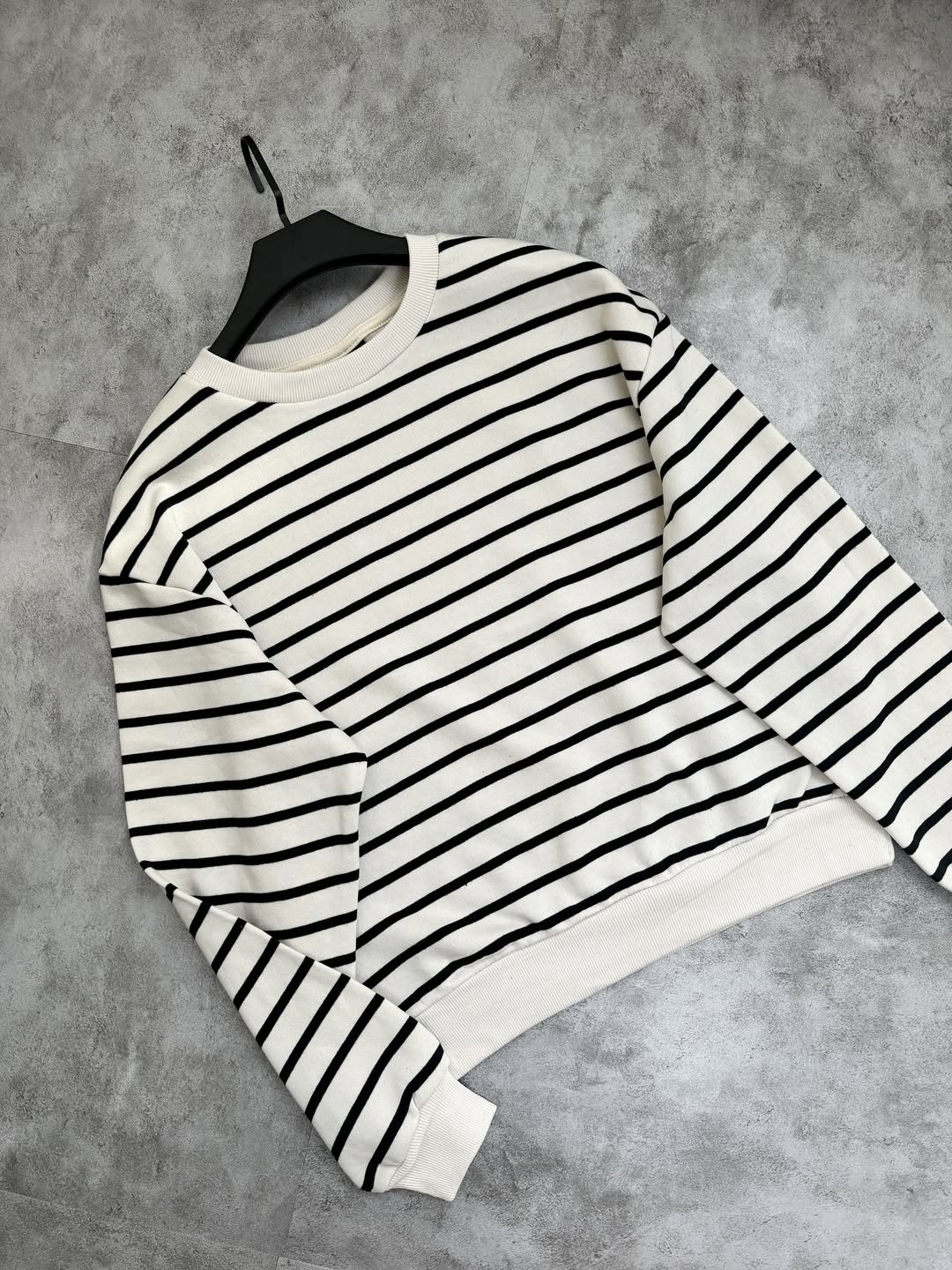 black line Oversized Sweatshirt