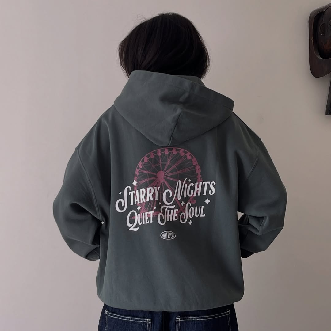 Oversized  Hoodie with Kangaroo Pocket – Casual Streetwear Pullover Sweatshirt"