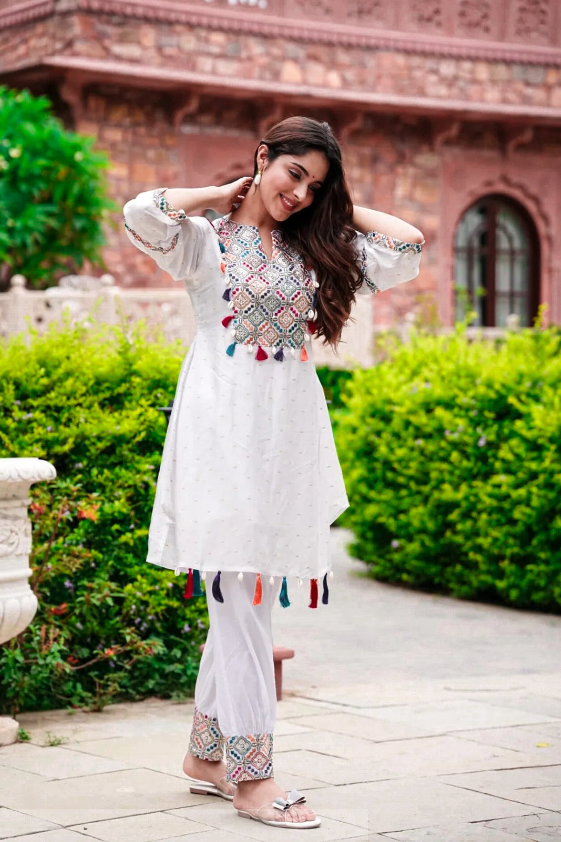 NETRA WHITE KURTA SET