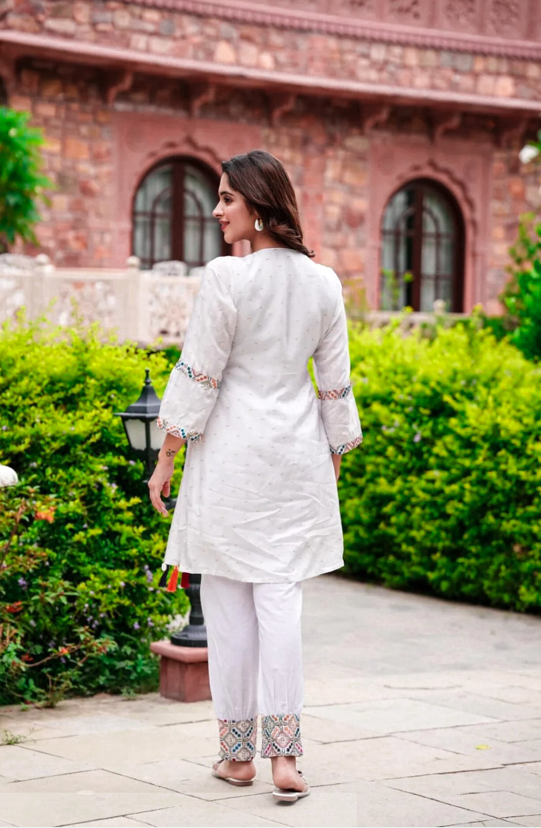 NETRA WHITE KURTA SET