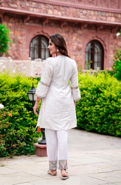 NETRA WHITE KURTA SET