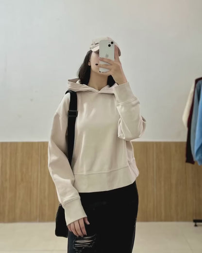 Oversized  Hoodie with Kangaroo Pocket – Casual Streetwear Pullover Sweatshirt"