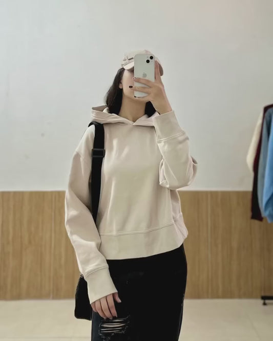 Oversized  Hoodie with Kangaroo Pocket – Casual Streetwear Pullover Sweatshirt"