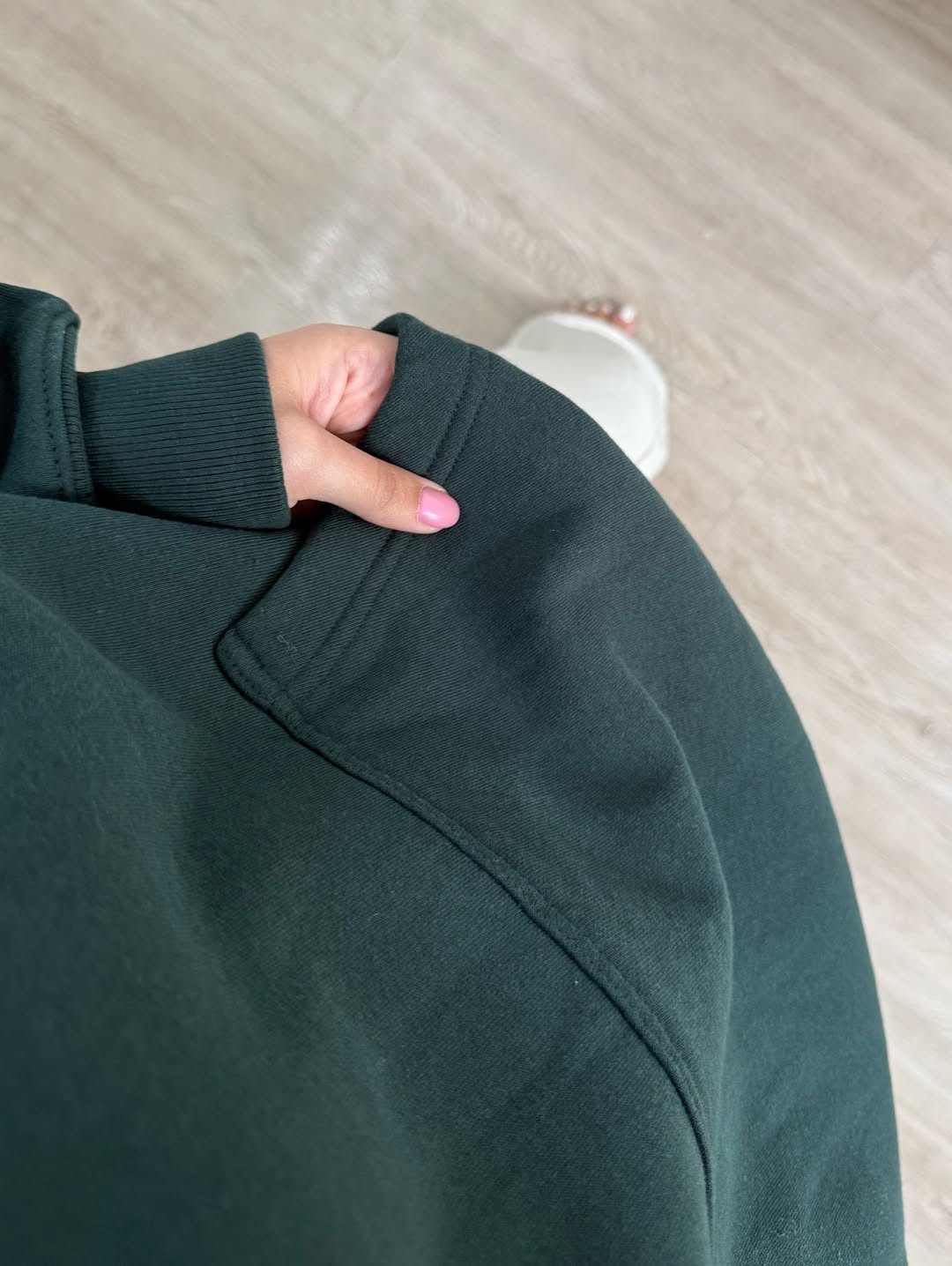 Oversized  Green Hoodie with Kangaroo Pocket – Casual Streetwear Pullover Sweatshirt"