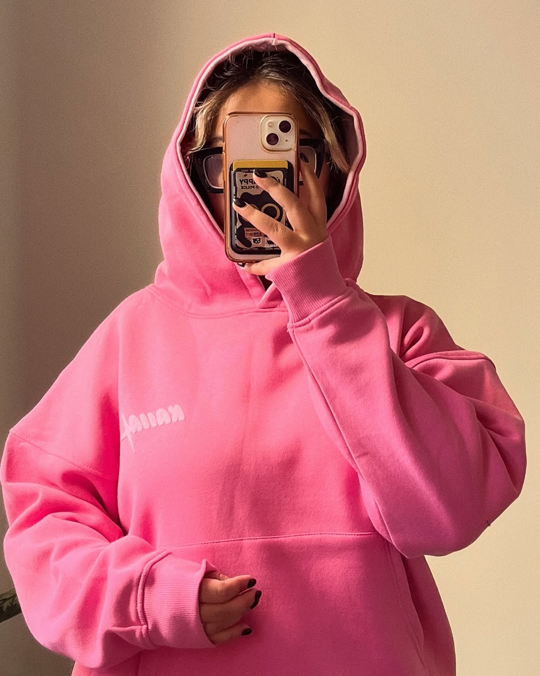 Oversized  Hoodie with Kangaroo Pocket – Casual Streetwear Pullover Sweatshirt"