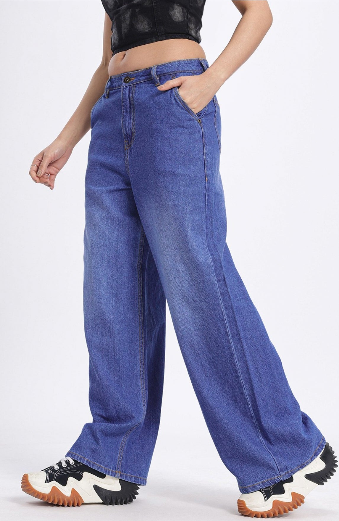 Women Straight Fit High-Rise Light Fade Stretchable Jeans