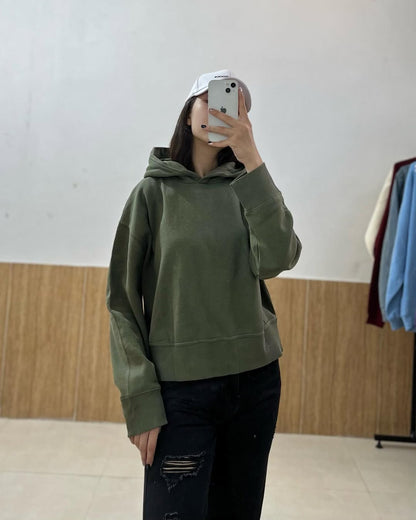 Oversized  Hoodie with Kangaroo Pocket – Casual Streetwear Pullover Sweatshirt"