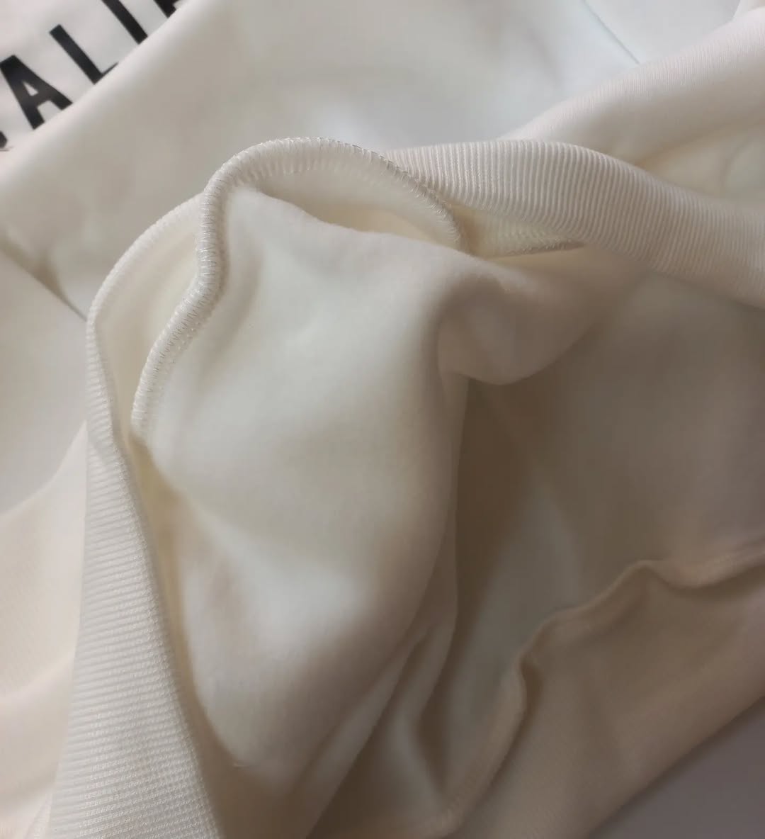 Sweet and slim hoodie for girls