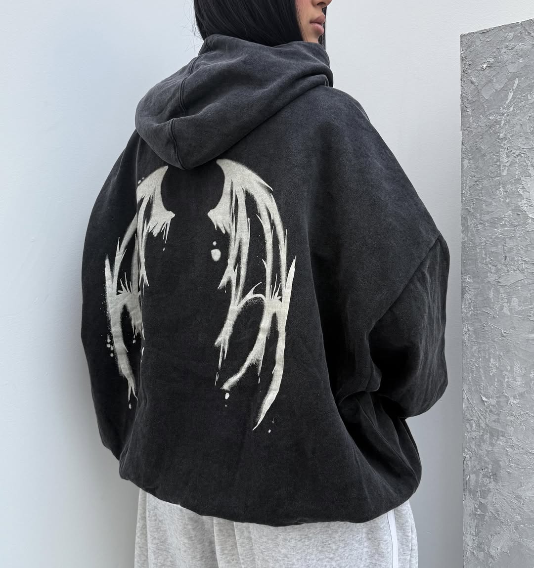 Oversized  Hoodie with Kangaroo Pocket – Casual Streetwear Pullover Sweatshirt"