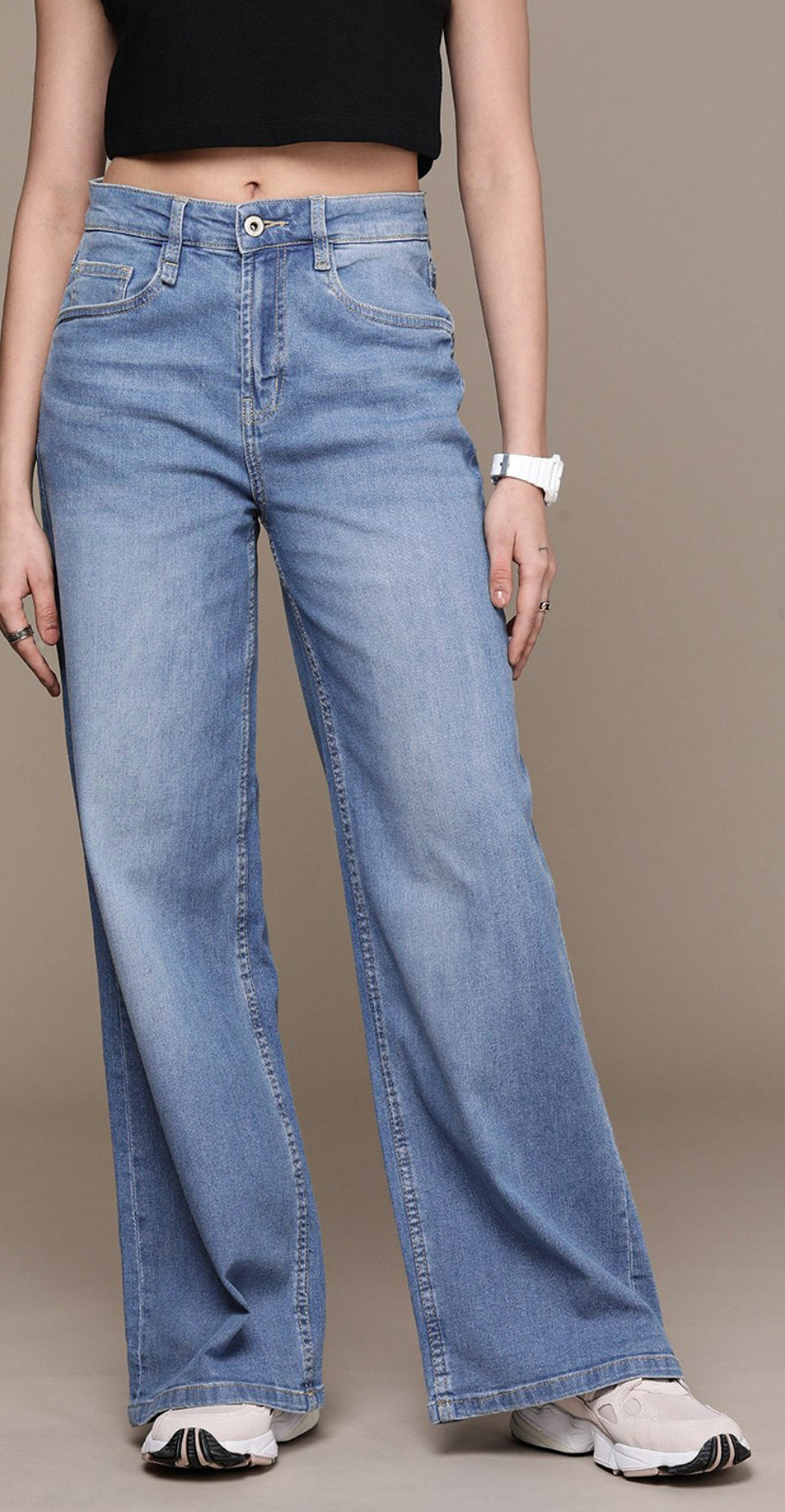Women Wide Leg Light Fade
Stretchable Jeans