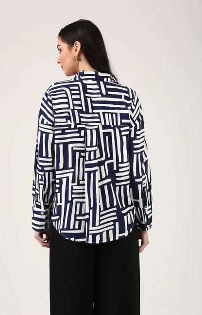 AZUR & BLANC PRINTED SHIRT Pair this 90s-inspired printed shirt with denims, shorts, or skirts for a cool, off-duty vibe, or with formal pants for a laid-back office look.