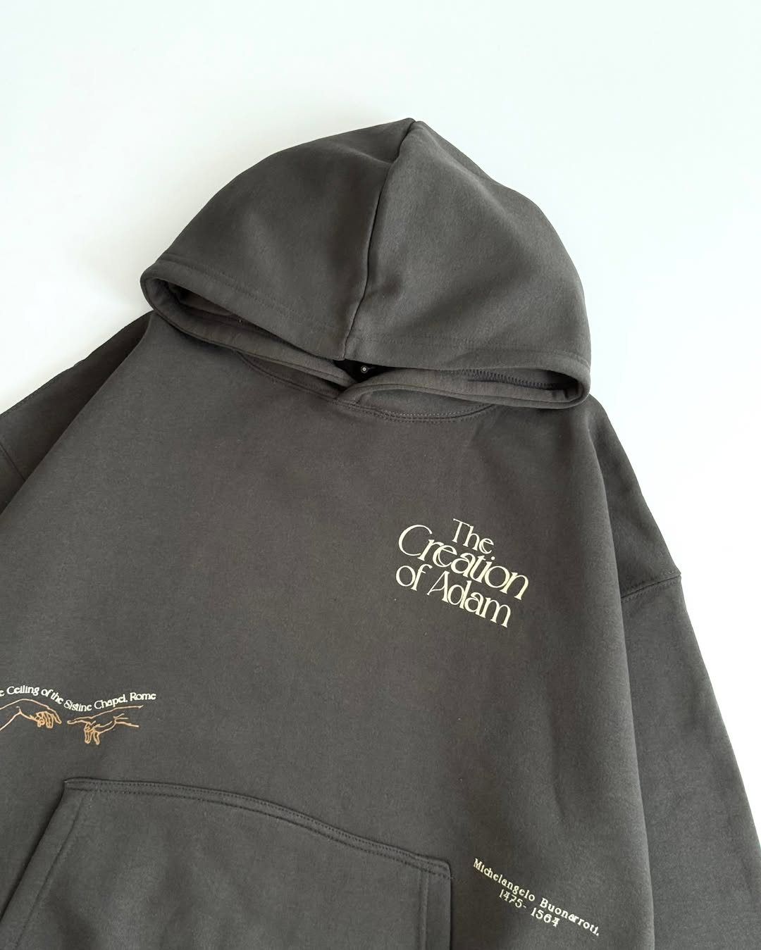 Oversized  Hoodie with Kangaroo Pocket – Casual Streetwear Pullover Sweatshirt"